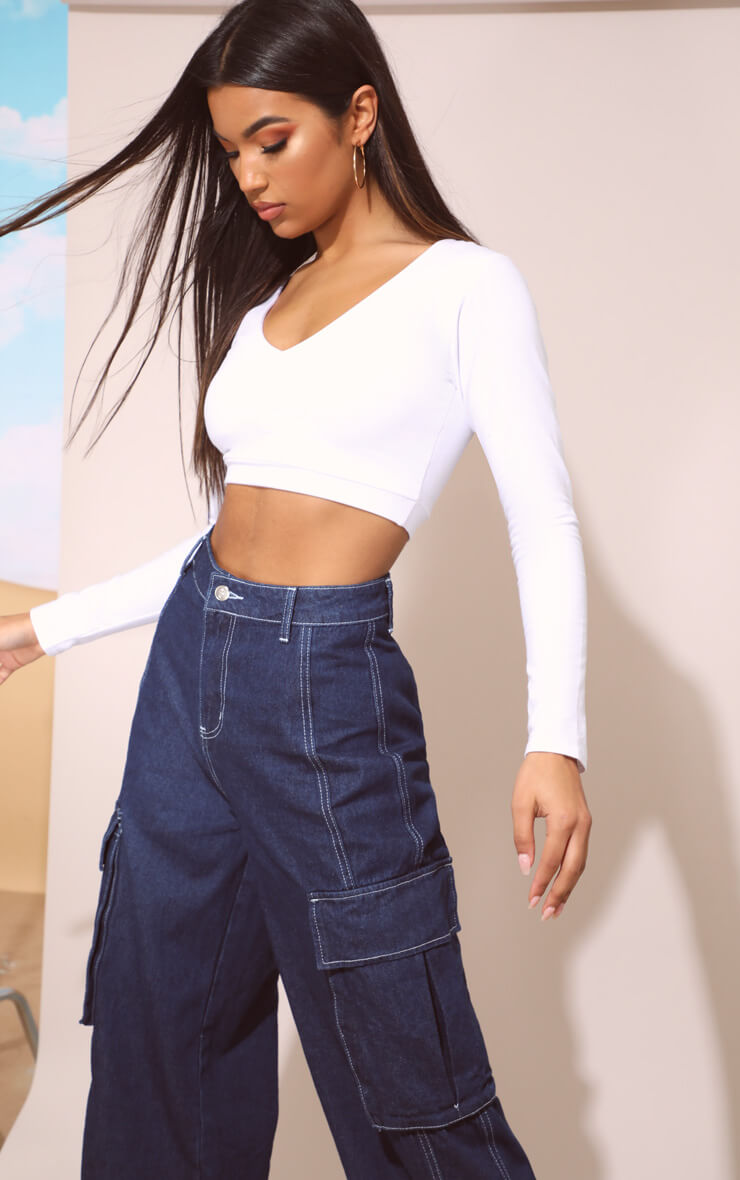 WHITE LONG SLEEVE PLUNGE CROP TOP